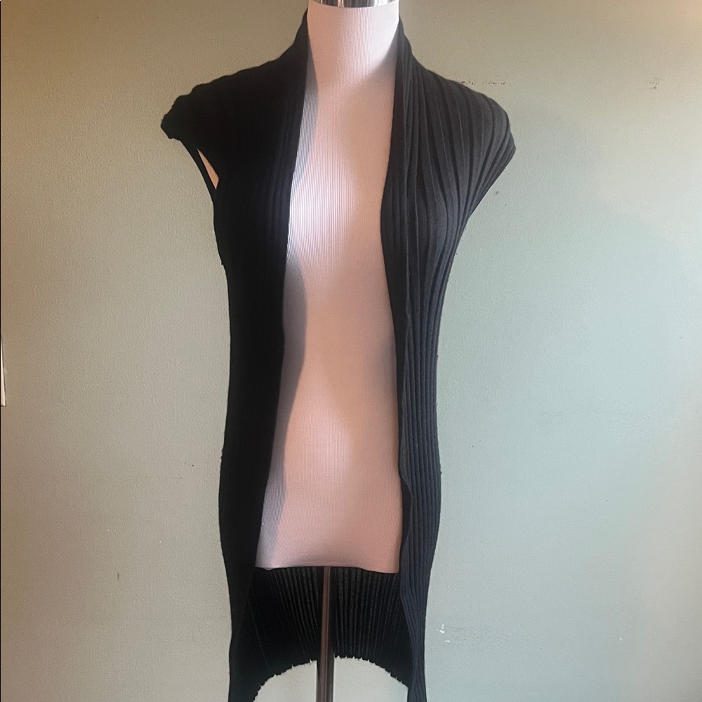 Lamberto Losani CashmereBlack Ribbed Shrug with Cap Sleeves S